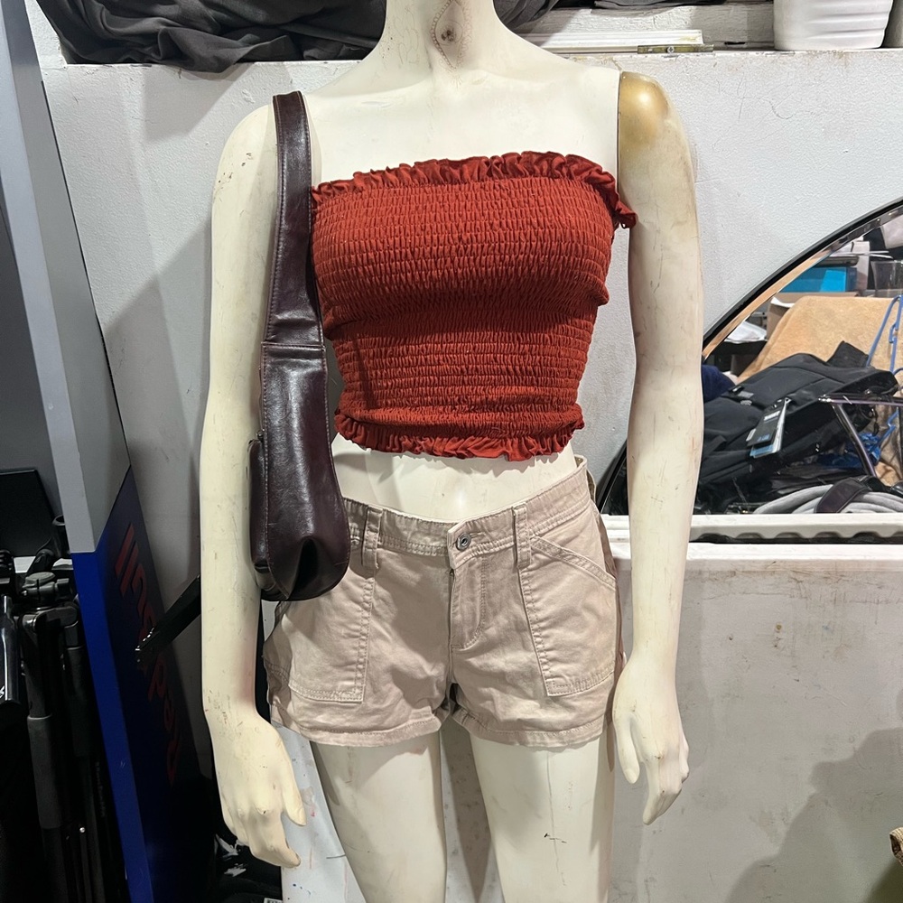 Shrilled cropped tube top